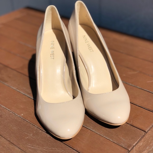 ❌SOLD❌ Nine West Beige Work Heels - Picture 5 of 6